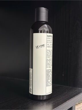 Le Labo Black Bottle with Cream Label - Santal Style